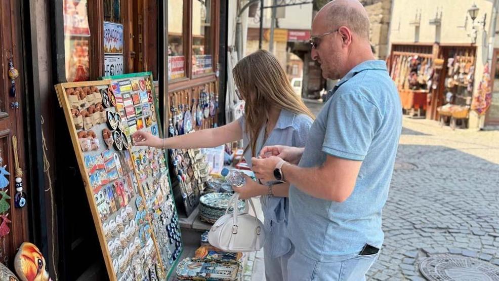 Pür dikkat izledi: İzlanda Başbakanına Ankara usulü karşılama