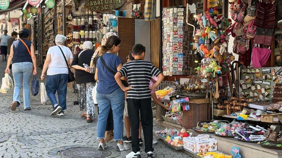 Pür dikkat izledi: İzlanda Başbakanına Ankara usulü karşılama
