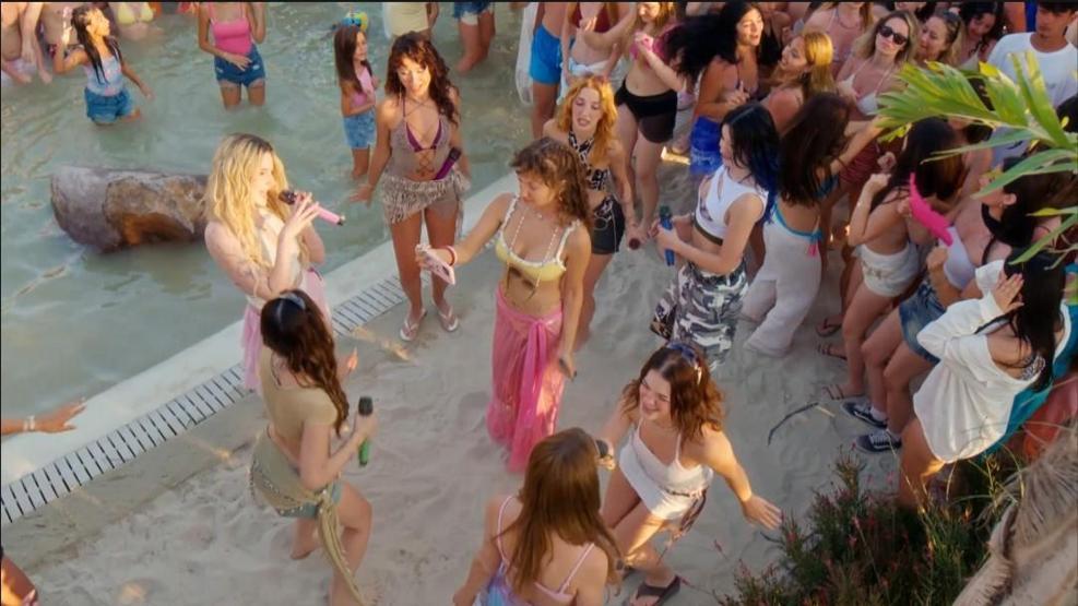MANİFEST, DAHA 17Yİ “TOZ PEMBE”YE BOYADI