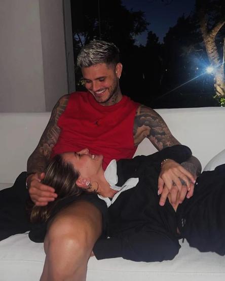 ÖPMELERE DOYAMADI Mauro Icardi ile China Suarez aşka geldi