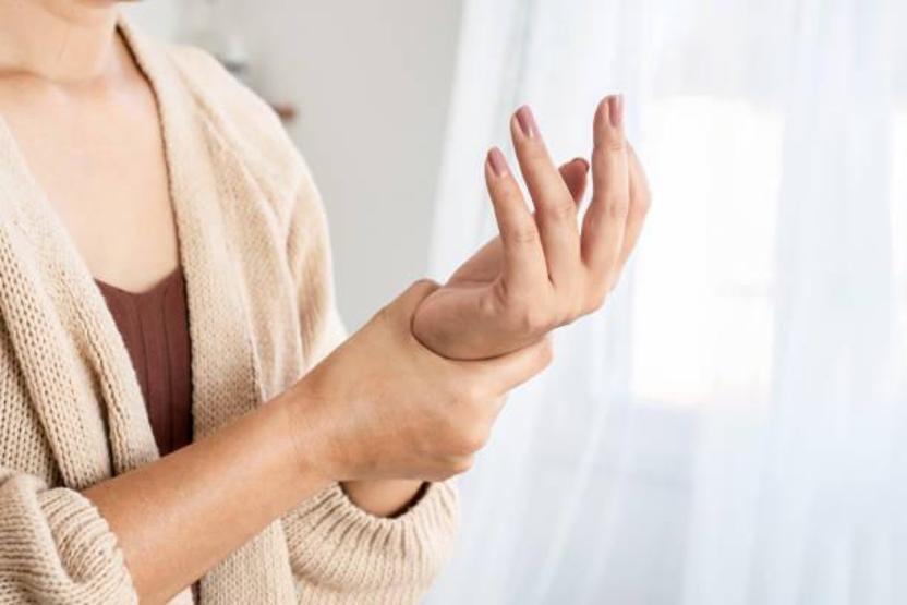 El bileğindeki bu şişliği hafife almayın Ganglion kisti olabilir