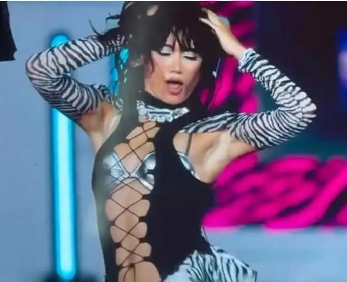 Manifest konserinde korkutan anlar Hilal Yelekçi ağlayarak sahneye döndü
