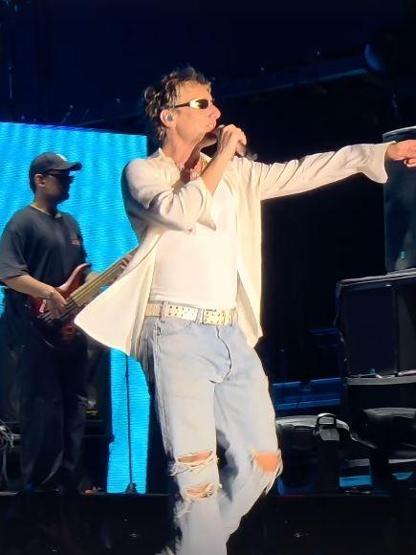 İstanbulda Ricky Martin Rüzgarı Konserdeki Enerjisi İle Büyüledi Binlerce Kişi Aynı Anda Eşlik Etti