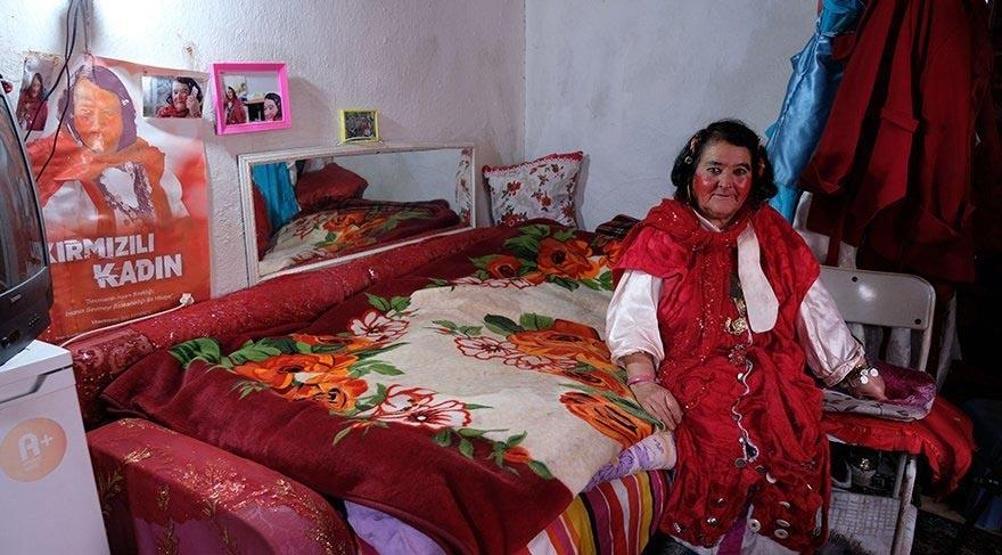 Hayatı belgesellere ve dizilere konu olmuştu Kırmızılı kadın hayatını kaybetti