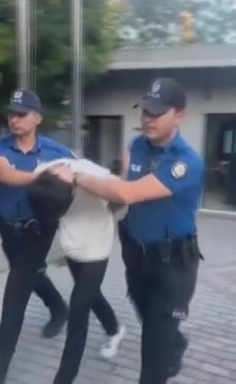Bağcılarda dehşete düşüren olay Annesinden para alamayınca evi ateşe Verdi
