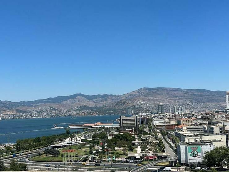 İzmirde bu yaz hava nasıl olacak Uzman isimden şaşırtan tahmin