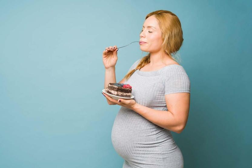 Sağlıklı Gebelik İçin 4 Kritik Besin: Demir, Kalsiyum, D Vitamini ve Omega-3