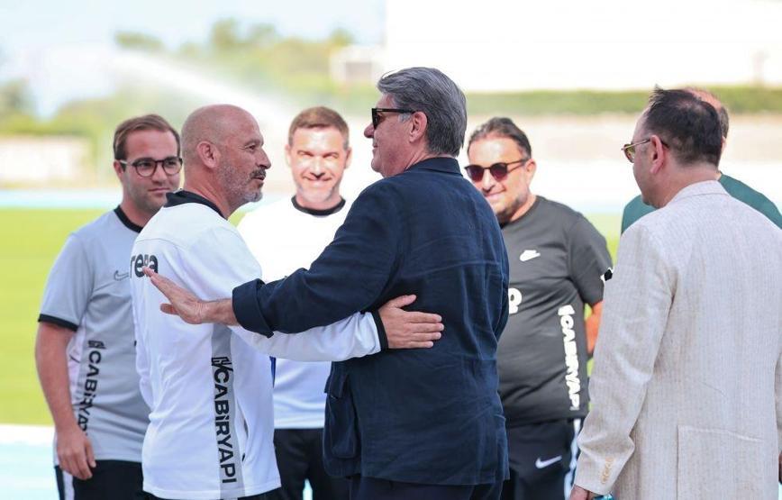 Beşiktaş Başkanı Serdal Adalıdan, Trossard açıklaması: Daha az maaşa alıyoruz