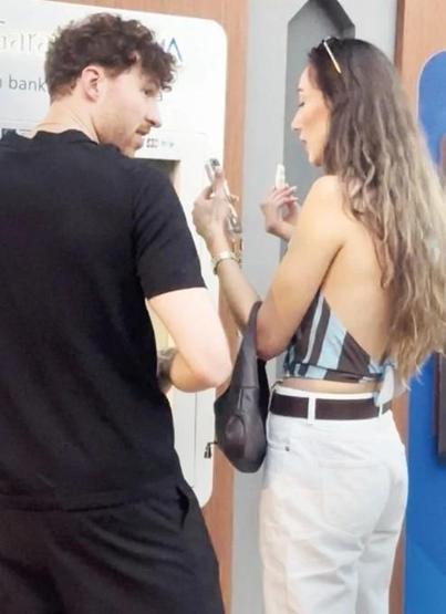 Hande Baladın ile Onuralp Bitim aşkı ilk kez görüntülendi Bebekte objektiflere yakalandılar