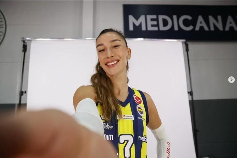 Hande Baladın ile Onuralp Bitim aşkı ilk kez görüntülendi Bebekte objektiflere yakalandılar