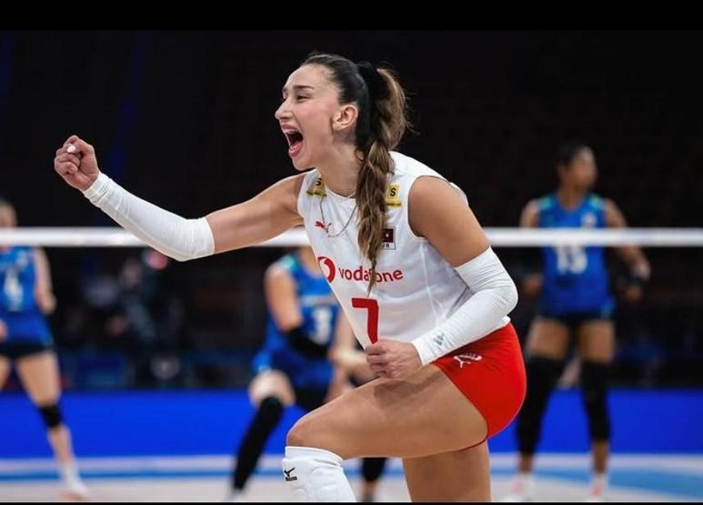Hande Baladın ile Onuralp Bitim aşkı ilk kez görüntülendi Bebekte objektiflere yakalandılar