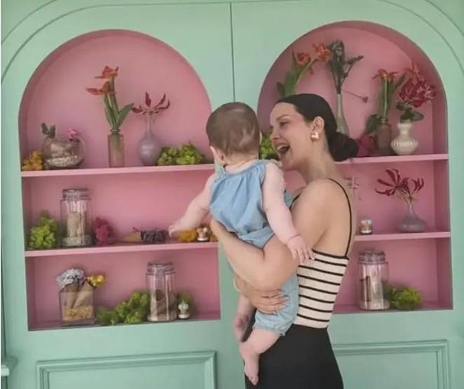 İrem Helvacıoğlu’ndan tatil pozu Doğum sonrası fit hali dikkat çekti