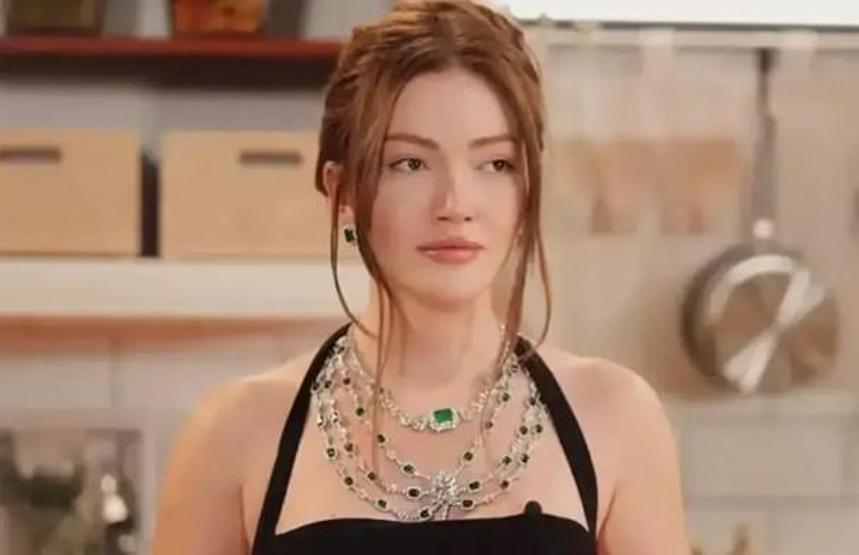 Danla Bilicin yaşadıkları yeniden gündemde Kalça dolgusu uzmanları da alarma geçirdi: Vücutta saatli bomba gibi dolaşıyor