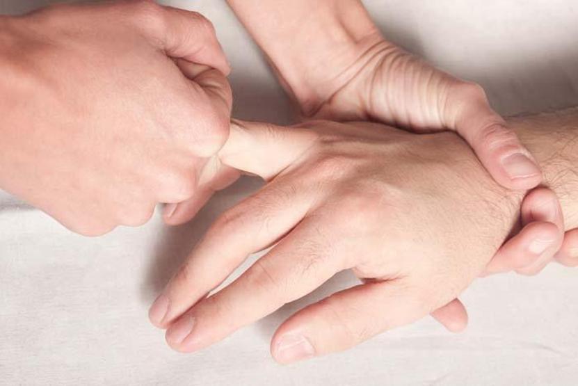 60 YIL SÜREN SIRA DIŞI DENEY: Parmak Çıtlatma Efsanesi Çöktü Zararlı mı, Değil mi Bilimsel Gerçek Ortaya Çıktı