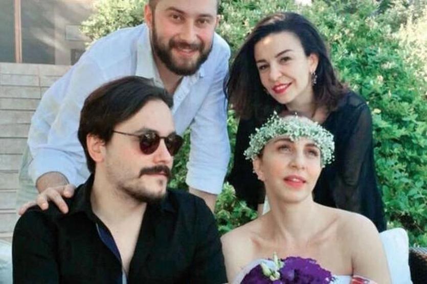 Sertab Erenerden eşi Emre Kulaya romantik paylaşım Beraber 10 yıl notu dikkat çekti