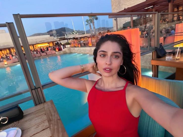 Güller ve Günahların Zeynepi Cemre Bayselden tatil pozları Yorumlar peş peşe geldi: Maşallah