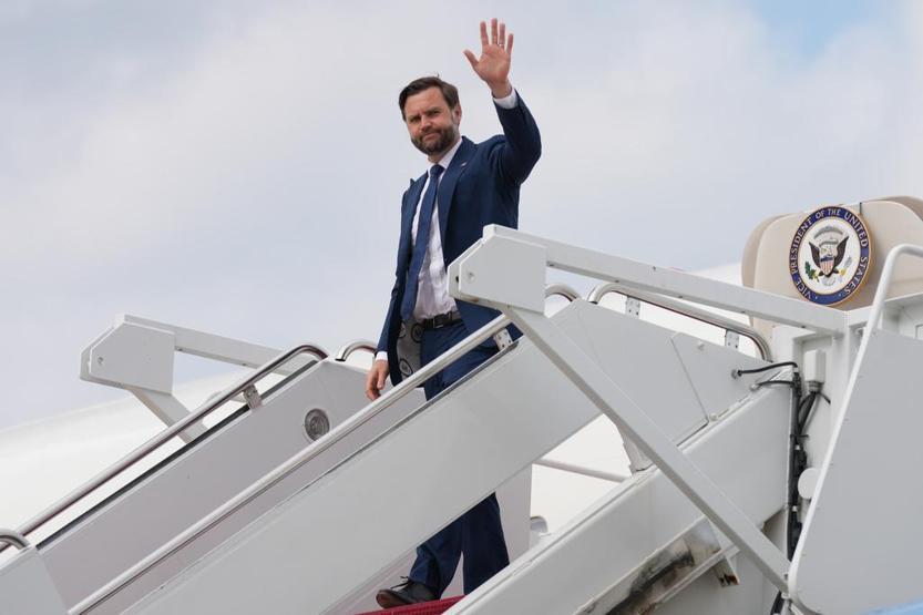 Washingtonda İsrail çatlağı mı Trumpın sağ kolu bombayı patlattı: Sonsuz savaş istiyorlar...