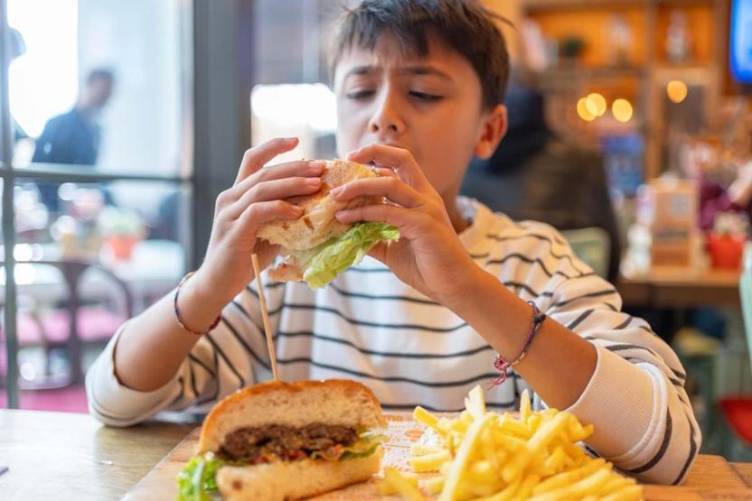 Dikkat Çocuklarda Obezite Riskini Artırıyor