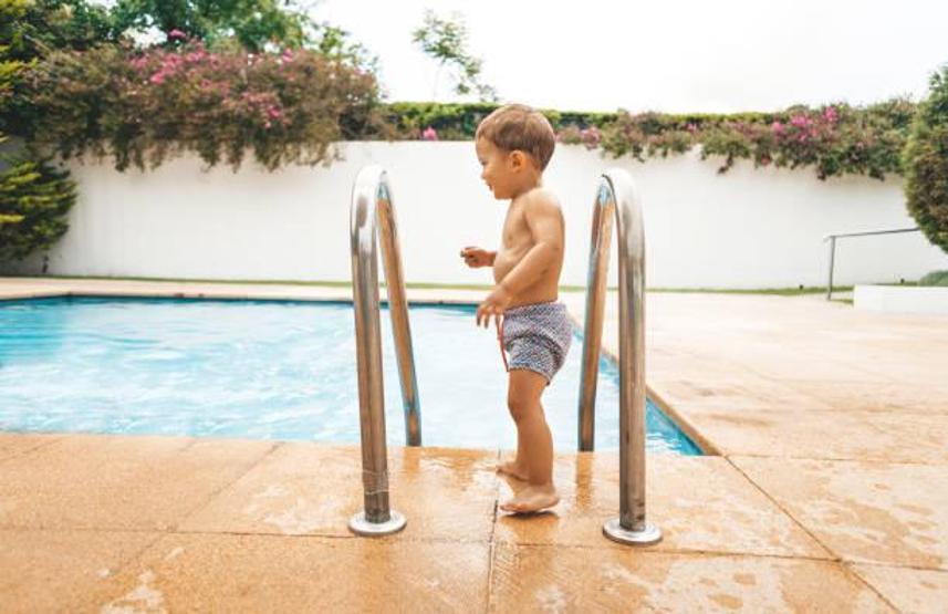 Bebekli ailelere tatil öncesi kritik uyarı Deniz, havuzdan daha güvenli olabilir