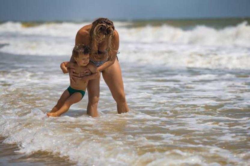 Bebekli ailelere tatil öncesi kritik uyarı Deniz, havuzdan daha güvenli olabilir