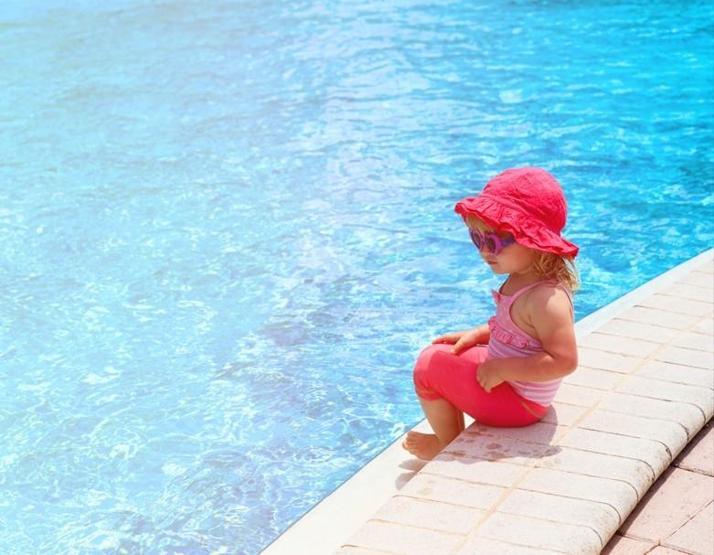 Bebekli ailelere tatil öncesi kritik uyarı Deniz, havuzdan daha güvenli olabilir