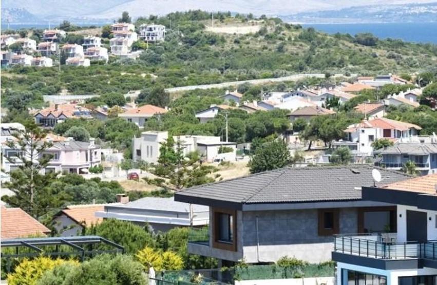 Edis’ten Çeşme’ye milyon dolarlık yatırım Sakız Adası manzaralı villa aldı