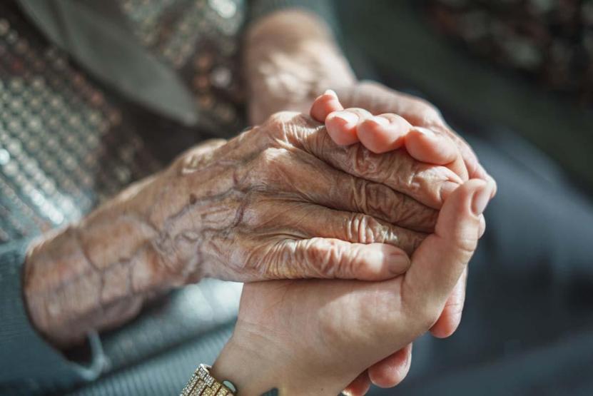 100 Yaşını Aşanların Ortak Sırrı Açıklandı Bilim İnsanları 55 Yıllık Veriyi İnceledi: Uzun Ömrün Sırrı Ne