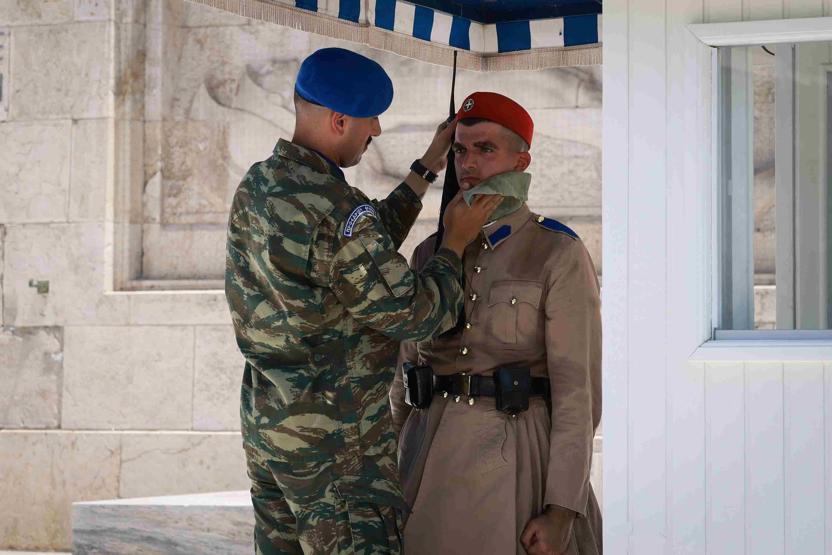 Çöl sıcakları komşuyu kuşattı: Acil durum genelgesi yayımlandı Atinadan dikkat çeken görüntüler...