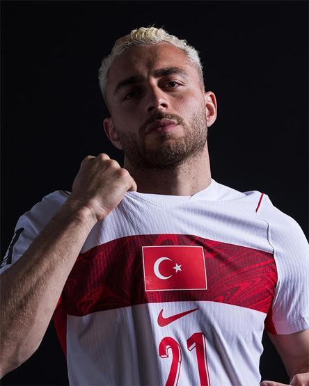 Yeni İmajıyla Ortaya Çıktı Galatasaraylı Barış Alper’den Sürpriz Değişiklik Taraftar Ne Diyeceğini Şaşırdı