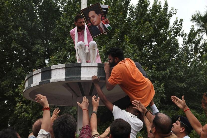 ‘Şaka’ olarak başladı, ülkeyi salladı Hindistan’ın konuştuğu ‘Hamam Böceği Partisi’ hareketinin perde arkası…