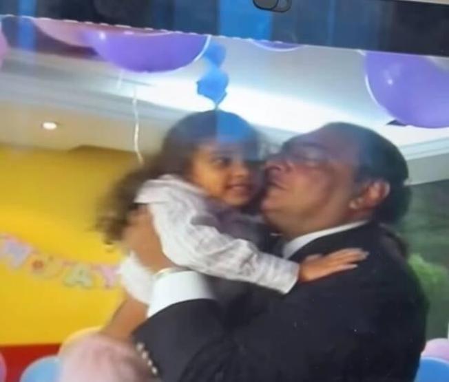 Ayşe Nazlı Yumludan hüzün dolu Reha Muhtar paylaşımı Babasını doğum gününde böyle andı: Seni her gün biraz daha çok özlüyorum