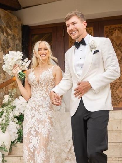 4 yıllık aşkta mutlu son MrBeast evlendi Thea Booysen sade gelinliğiyle göz kamaştırdı