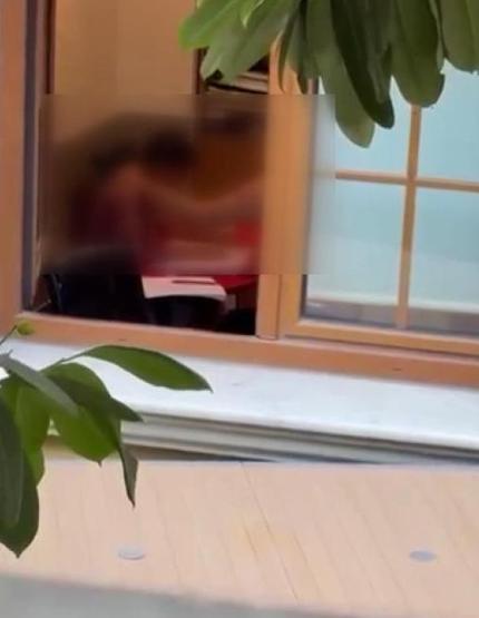 Ailenin şüphesi doğru çıktı Çocuğa şiddet uygulayan öğretmen tutuklandı