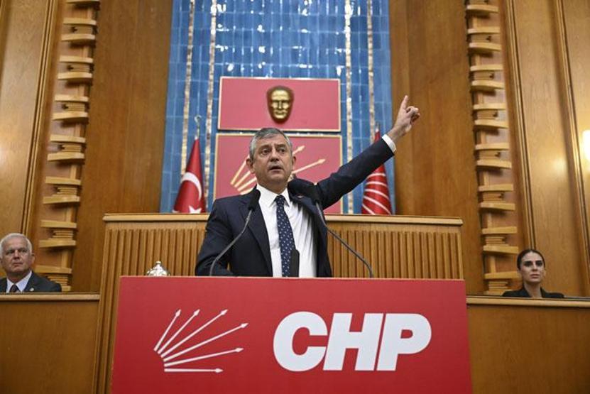 Özgür Özel CHPye veda etti Yeni partiye hangi isimler geçecek Liste belli oldu