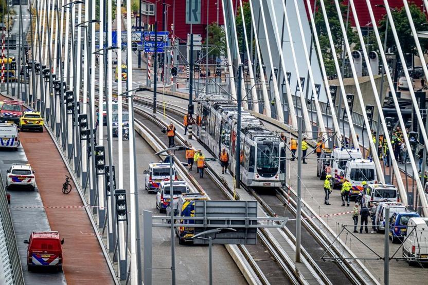 Hollandada iki tramvay çarpıştı: 15 yaralı