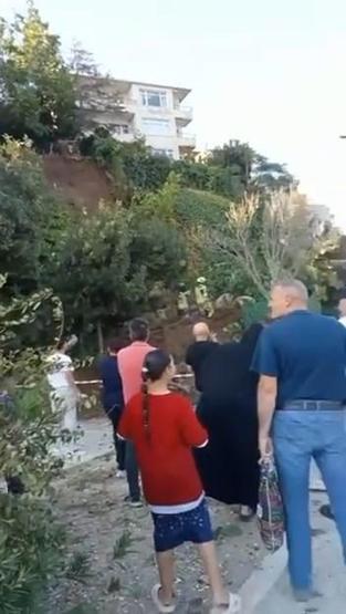SON DAKİKA HABERİ: Büyükçekmecede toprak kayması Göçük altında kalanlar var