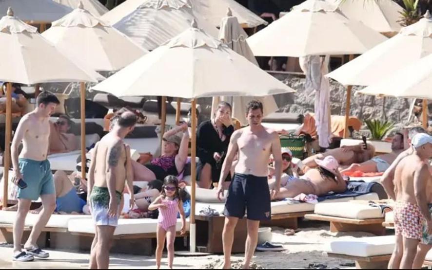 Selahattin Paşalı ile Lara Paşalı’nın Bodrum’daki Görüntüleri Dikkat Çekti