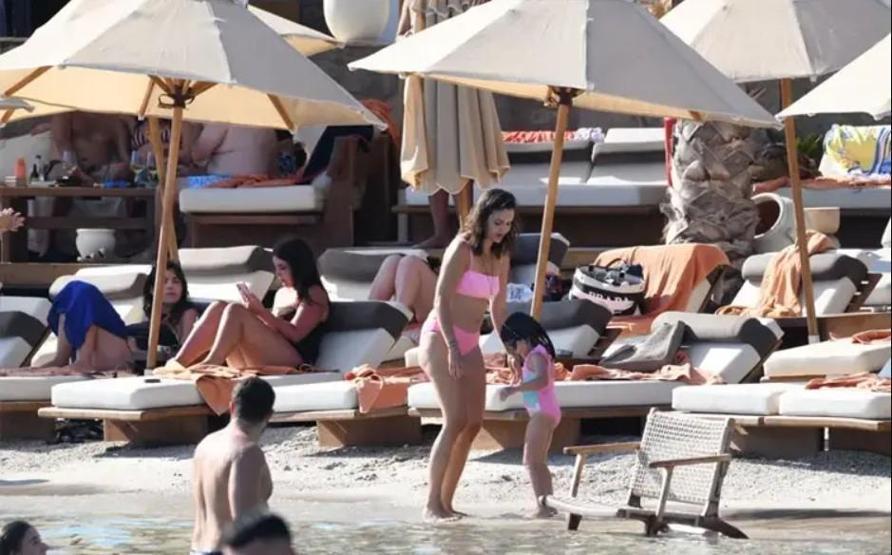 Selahattin Paşalı ile Lara Paşalı’nın Bodrum’daki Görüntüleri Dikkat Çekti