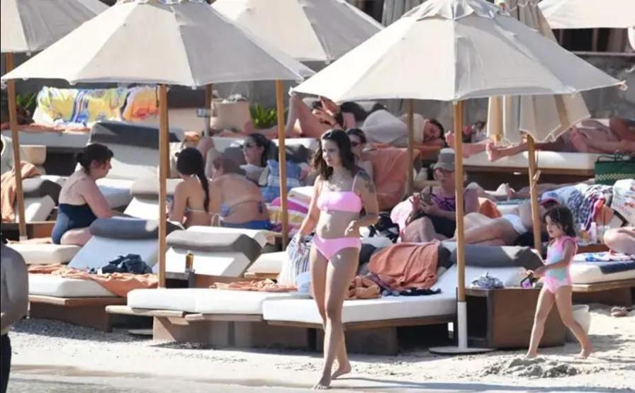 Selahattin Paşalı ile Lara Paşalı’nın Bodrum’daki Görüntüleri Dikkat Çekti