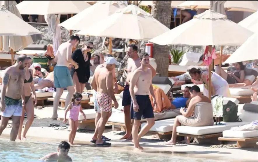 Selahattin Paşalı ile Lara Paşalı’nın Bodrum’daki Görüntüleri Dikkat Çekti
