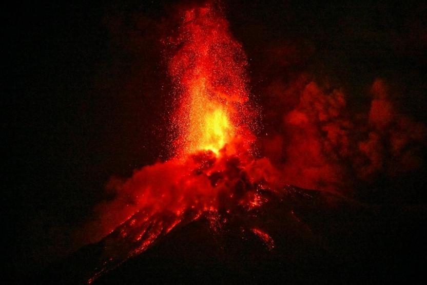 Fuego Yanardağı uyandı O ülke ‘turuncu’ alarmda: Acil tahliyeler başladı…
