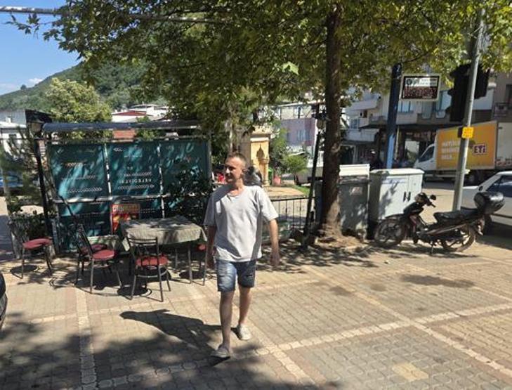Görenleri şaşırtan dostluk Bir an olsun yanından ayrılmıyor