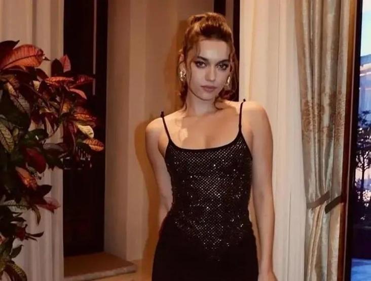 Afra Saraçoğlunun makyajsız hali olay oldu Kusursuz güzel
