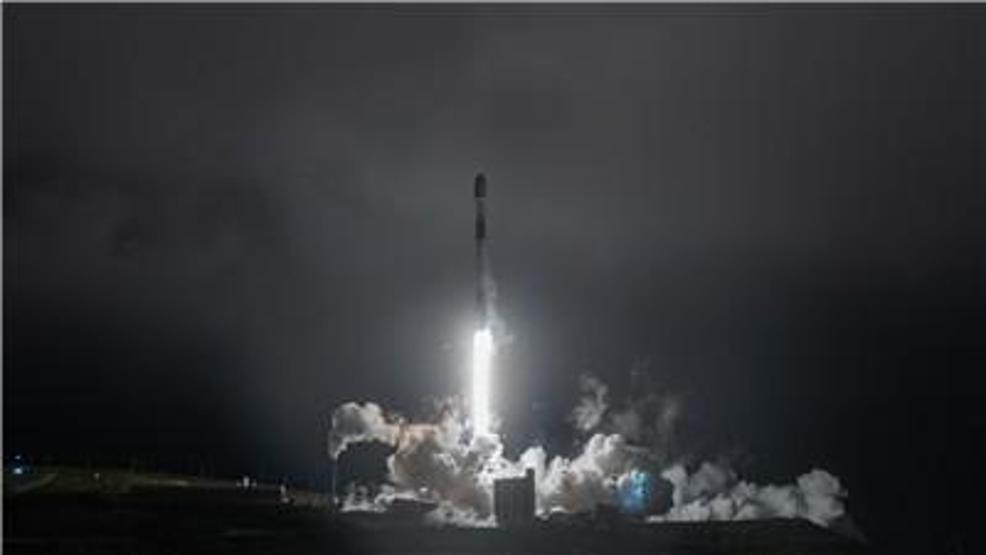 SpaceX roket parçası AYA ÇARPTI 4 tonluk dev, Dünyanın uydusunda iz bıraktı...