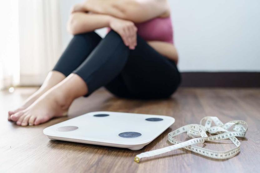 VÜCUTTAKİ GİZLİ YAĞ Tartıda Eksiliyor Ama İçeride Kalıyor Diyabetten Kalp Hastalıklarına... En Tehlikeli Yağ Nasıl Erir Ne Açlık Diyeti Ne Tek Besin: İç Organ Yağını Azaltan Formül