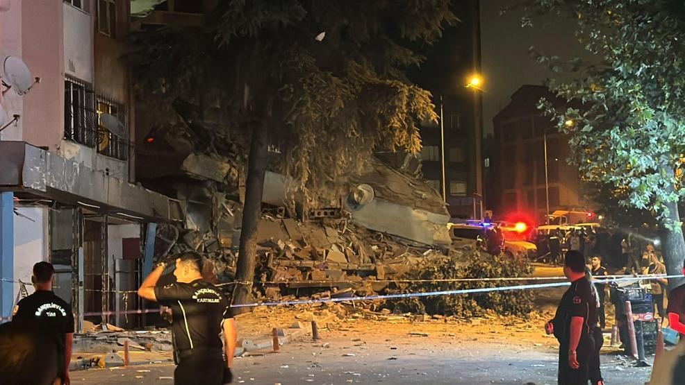 Bahçelievlerde 4 katlı bina çöktü