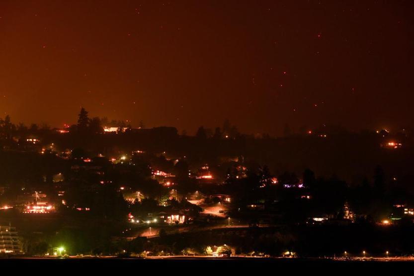 Kanada alev alev yanıyor Hızla ilerledi: 20 bin kişi evini terk etmek zorunda kaldı....
