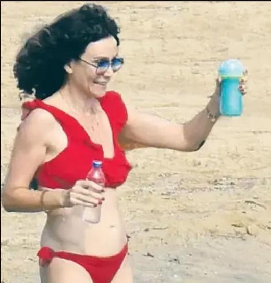 Songül Öden’den Bodrum’da Aile Tatili Kızı Sone Larin’le Keyifli Anlar