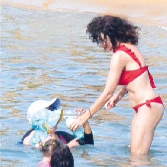 Songül Öden’den Bodrum’da Aile Tatili Kızı Sone Larin’le Keyifli Anlar