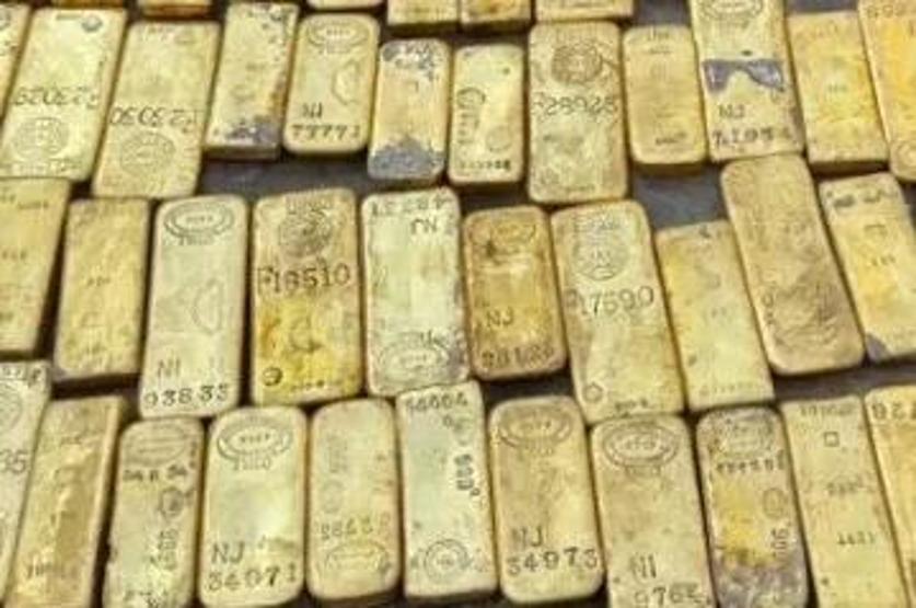 Duvarın içinden külçe külçe altın çıktı İşçiler şoka uğradı: 498 milyon değerinde…